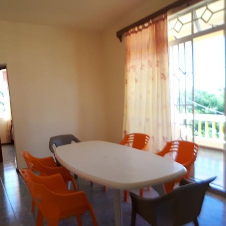 Allamanda Apartments - 100M Bain Boeuf Beach Luaran gambar